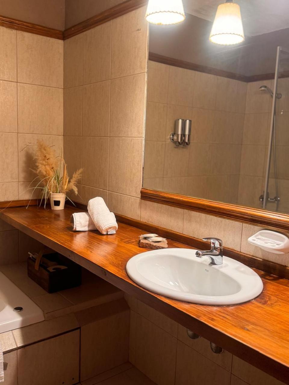Arelauquen Bungalows&Suites San Carlos de Bariloche Extérieur photo